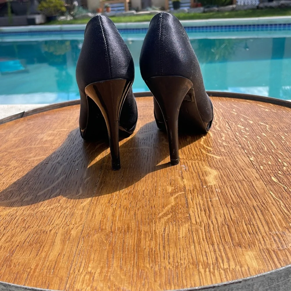 WHBM | Gorgeous Black Satin Heels | Size 6.5